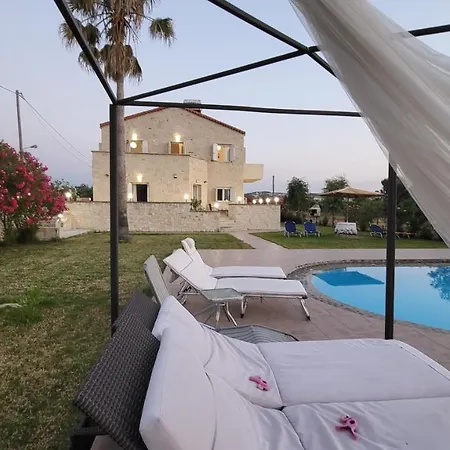 Villa Alex Tavronitis
